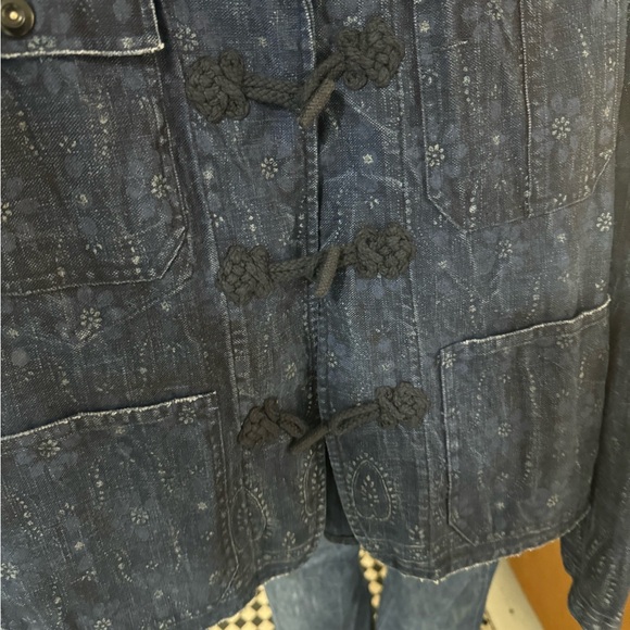 Ralph Lauren Blue Label Women's
Printed Denim Blazer Jacket, Size 4 - Picture 6 of 6